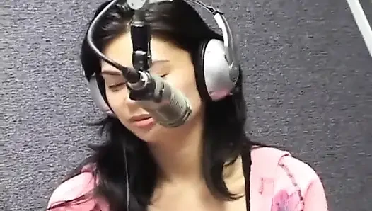 Honolulu'da Tera Patrick'in yer aldığı radyo röportajı