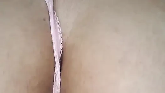 Cewek semok latina dengan pantat bahenol ini lagi ngentot memek sempitnya sama kontol besar pria ini - amatir