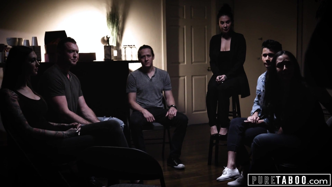 純粋なタブー、セクシートランスガールが悲しみの男をやる