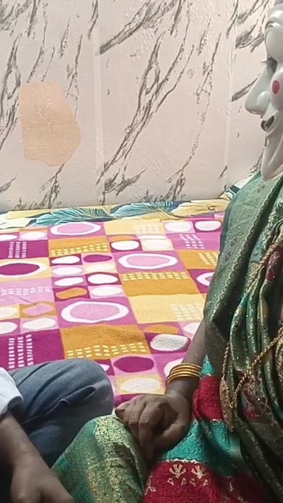 मेरे पति के भाई ने मुझे बहकाया और मेरा असली वीर्य निकाला और मुझे बैल की तरह चोदा। असली कराह के साथ पूरा तमिल ऑडियो | क्लिप 1