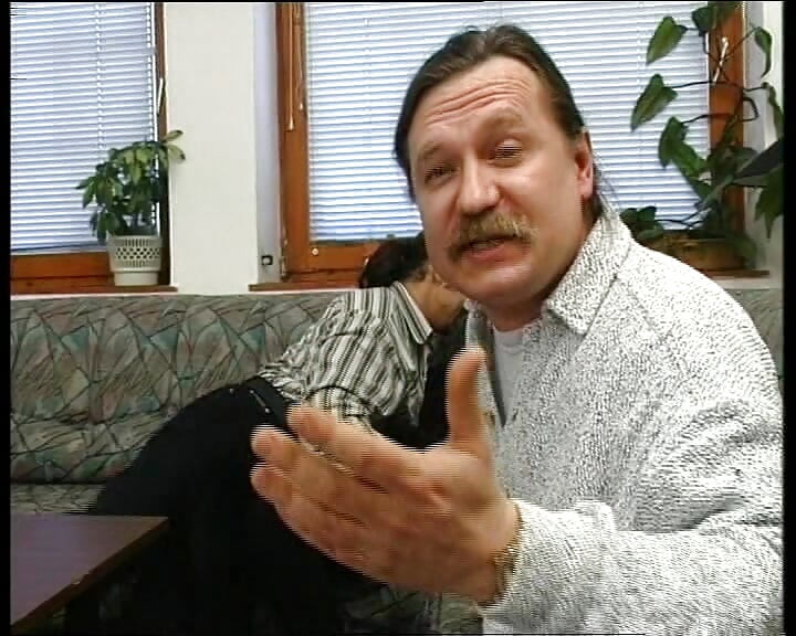 În spatele ușilor germane este futută diligent