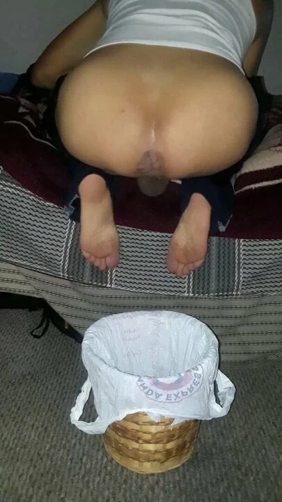 BLOWING BIG LOAD OUT OF MY HOLE