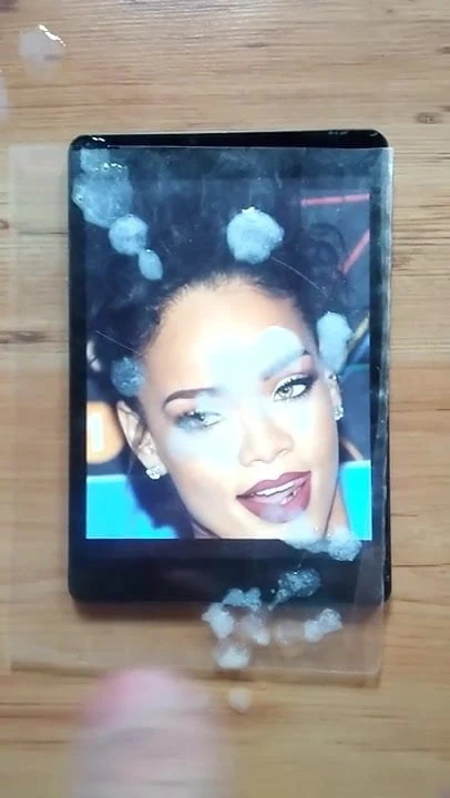 Rihanna cum tribute
