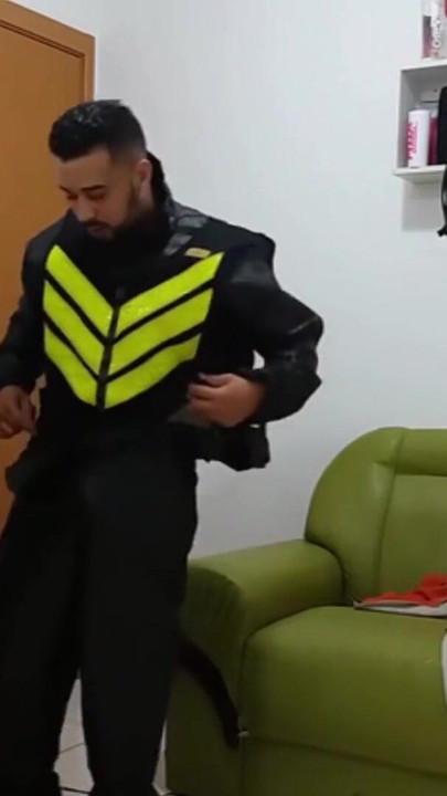 Er bestellte pizza und bekam wurst | Clip 1