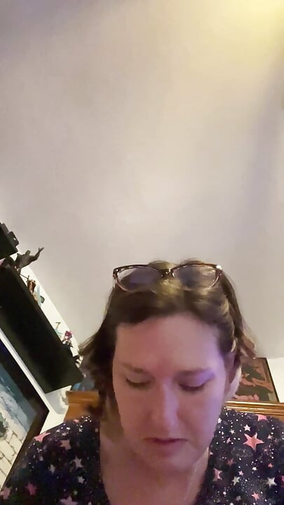 Huge Piss From My Bushy Pussy in My Mate's Bedroom as the Bathroom Was Occupied!