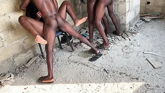 Cewek sange ini dientot habis-habisan dan dientot habis-habisan sama pacarnya
