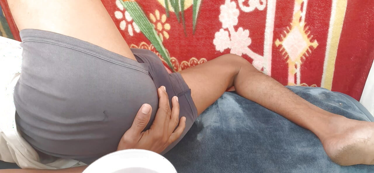 Prstovanje crne rupe u crnoj rupi Indijca koji se jebe