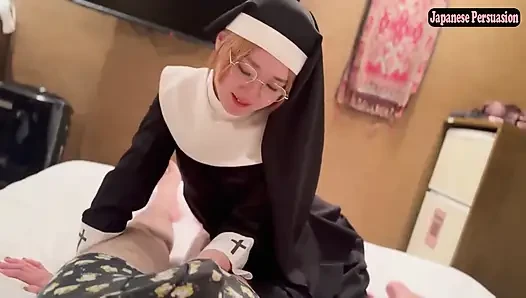 Cewek imut dengan kostum cosplay ini mencuri perhatian, chemistry pribadi berubah jadi video rahasia yang berani