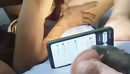 Aku menikmati memakan memeknya yang basah