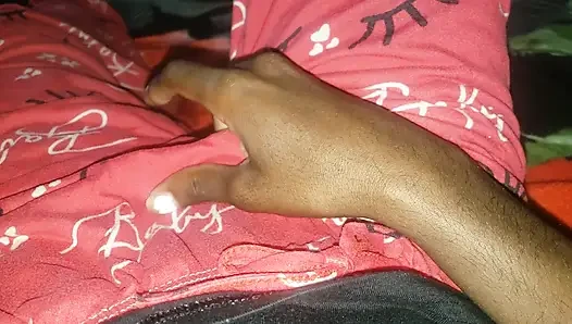 Fingering memekku sendiri di depan pacarku