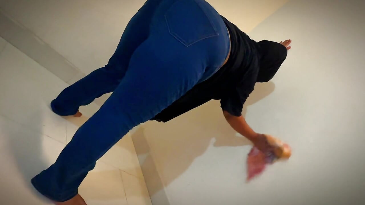 Turki kurvige heiße muslimische stiefmutter trägt jeans-Hose und zeigt dicken arsch & geschwollene titten & mach mich geil