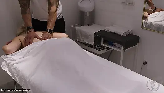 Client Switches Roles and Turns into the Masseuse!