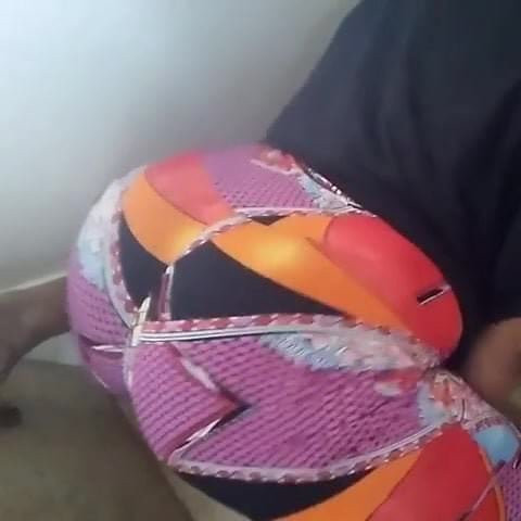 Caramel Kitten Ass Twerk 1