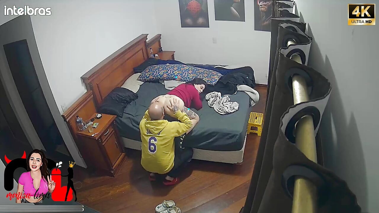 Ifood送貨員把我的屁眼灌滿了精液，綠帽把一切都清理乾淨了！