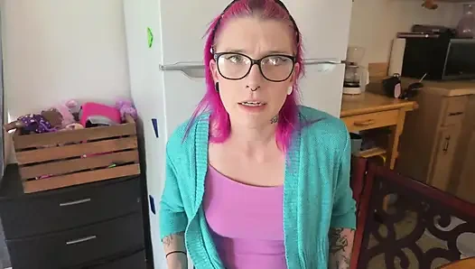 Ibu tiri menemukan kelemahan