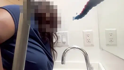 Perlahan-lahan aku dientot sama alien!