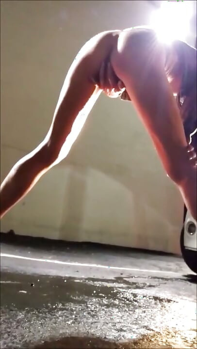 Huge pee and squirting