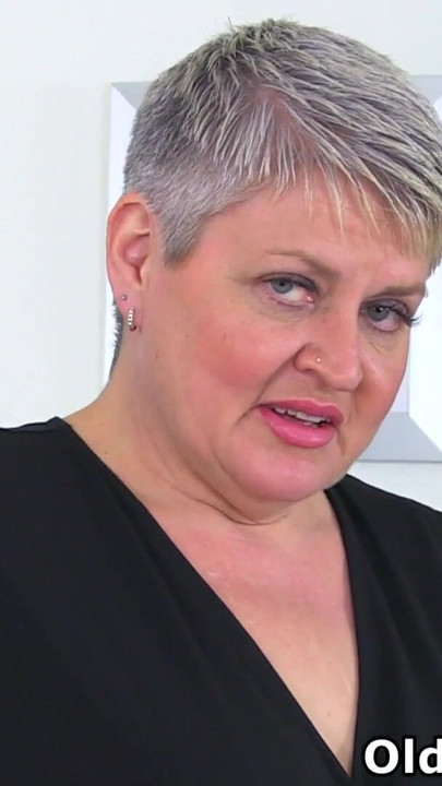 Snažan trenutak iz "Slatke zrele milfice i gilfice u požudi"