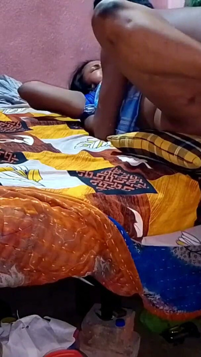 Desi Maidam Ke Sat Bohat Maja Liya Raat ko | Klip 1
