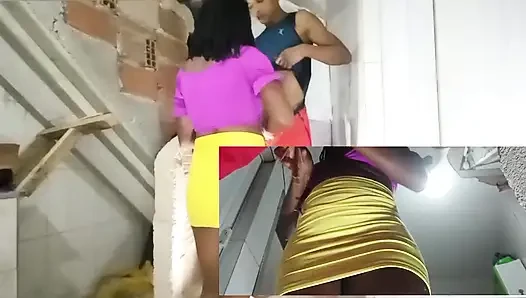 Tukang ledeng istri saya setelah pekerjaan selesai