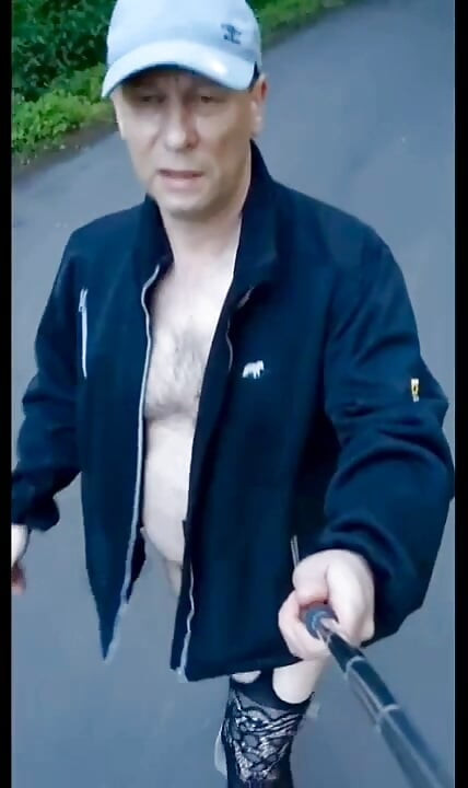 Вейхер в страпонах