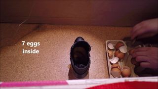 实验：后跟靴可以带多少鸡蛋？
