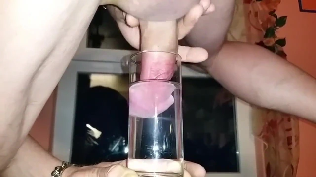 Str8 daddy massive loads underwater