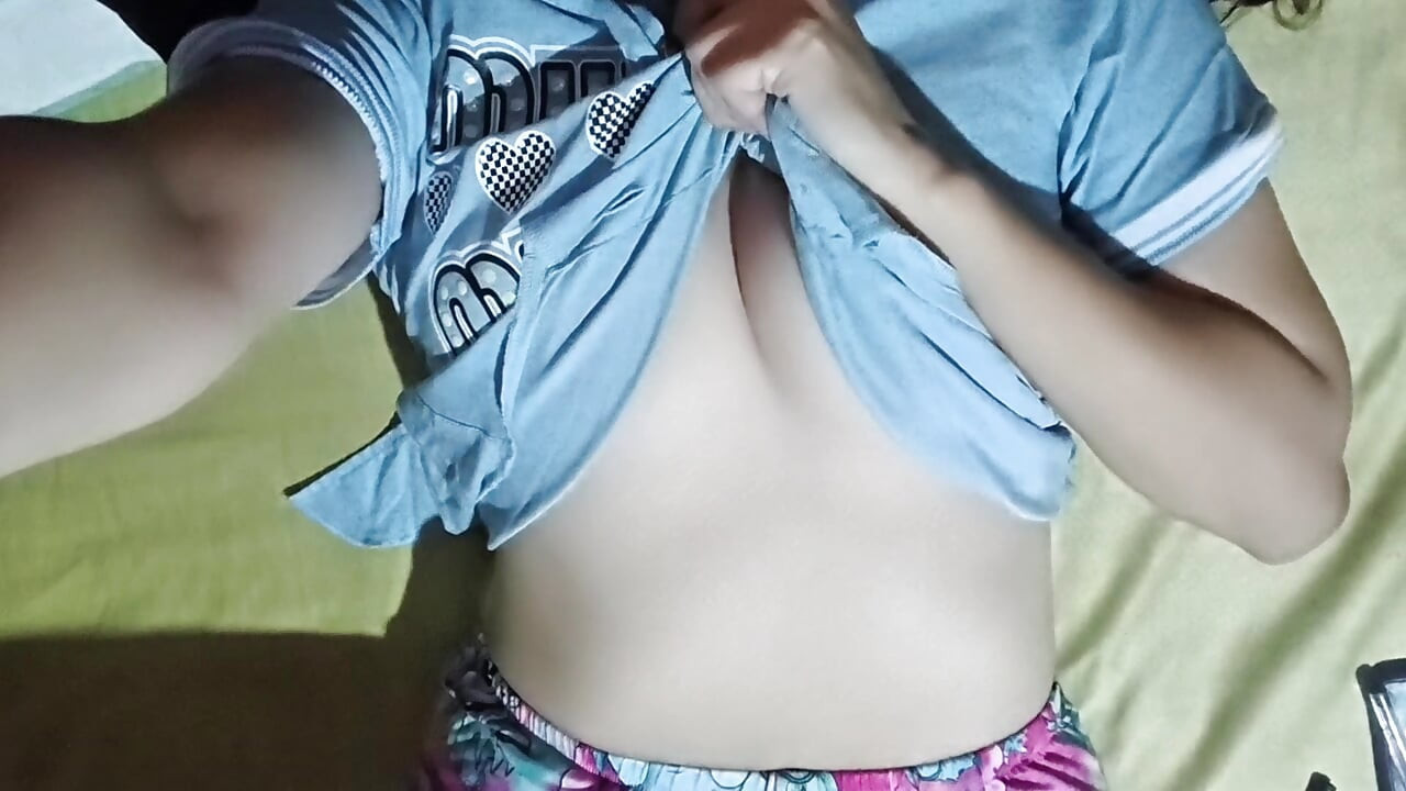 Latina neighbor asks for your cum in Spanish!