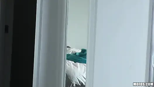 Ich weiß, dass dieses mädchen - nach einem harten tag arbeit Jynx Maze macht das beste daraus