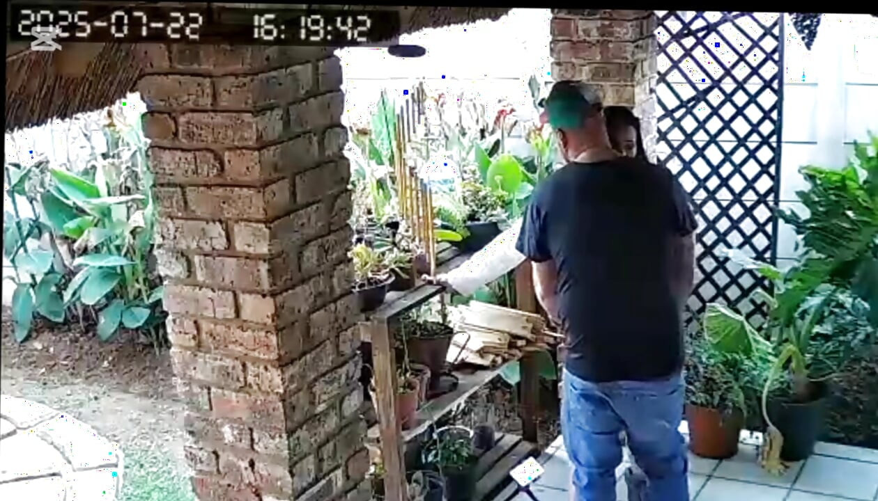 戴綠帽老闆要我操他老婆，他還在打手槍