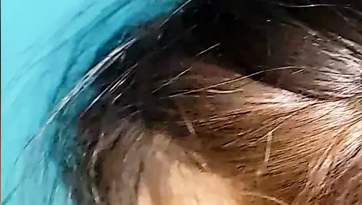 Istri hot dengan kontol kecil ini lagi asik dientot habis-habisan sama kontol besar