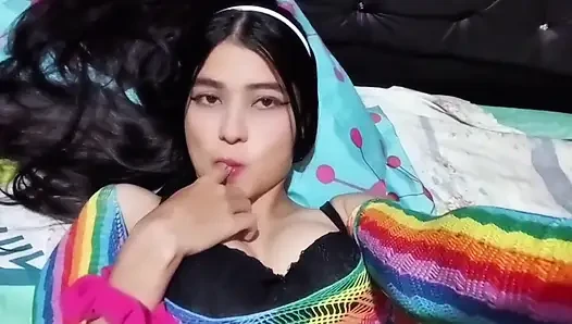 Ev hizmetçimi sikişmeye davet ediyorum ve o böyle yanıt veriyor... (gerçek ev yapımı)