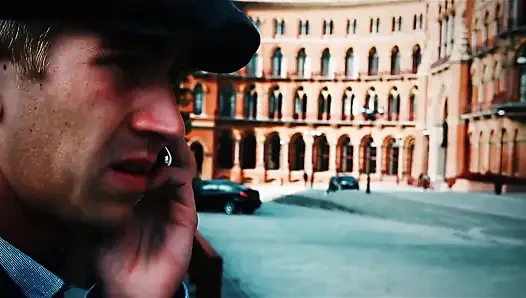 Logan Montoya kendini inci kolyeyle töhme etmek için file giyiyor