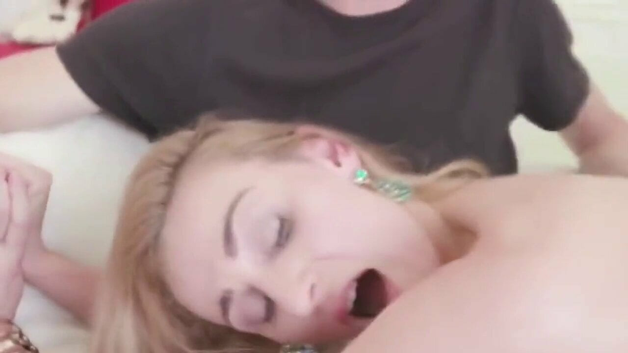 deepthroat slut blonde sexxy woman fuck by a stranger with e