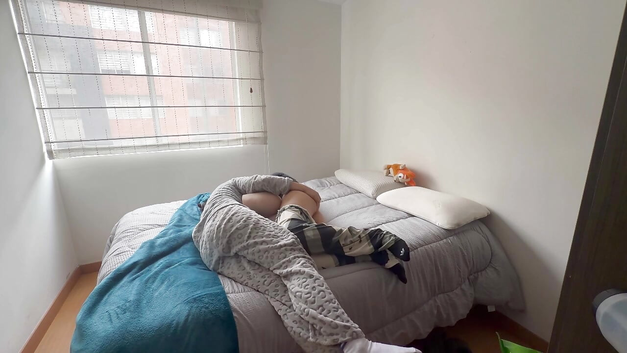 Lezbejke se zabavljaju i igraju intenzivni seks