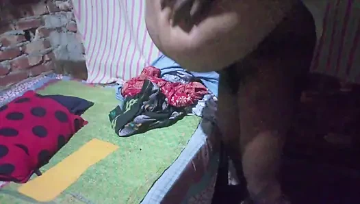 Meine schöne stiefmutter ging ins büro, dann will stiefmutter sie ficken. Volles hindi virales video.