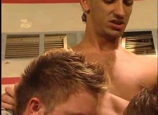 เย็ดหมู่สามคนเกย์ 3