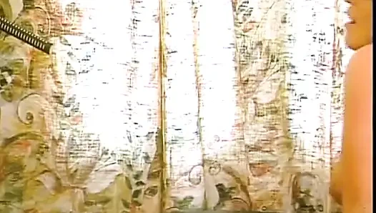 Almanya'dan klas kadın oyuncu seçmelerinde deliğiyle oynuyor