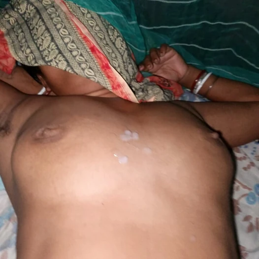Sonali Sonali came to her ex-boyfriend's house and had sex with him using her boyfriend's big penis.