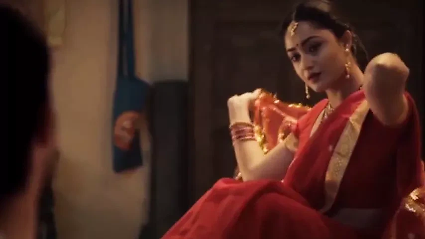 Desi hot bhabhi ki suhagrat ke din friend ne khub choda