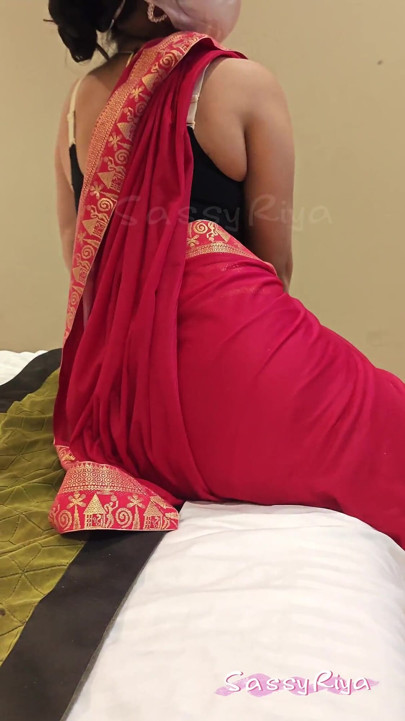 穿著Saare的時髦Riya