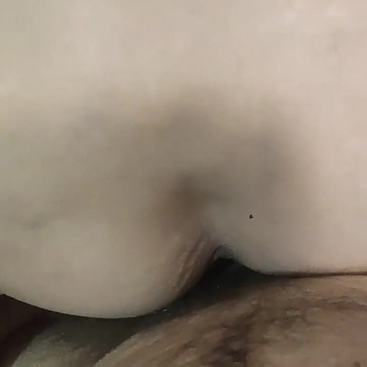 سنو مايدن في الحمام