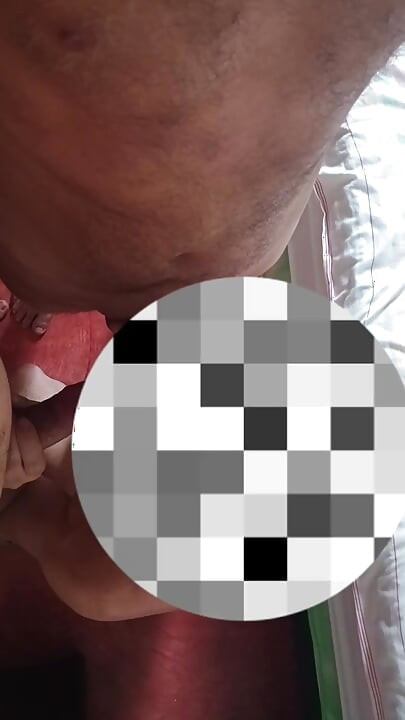 Aqui experimentando um trio com um casal de amigos que conheci