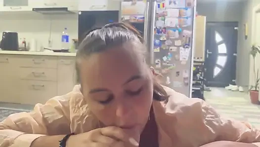 Havuzda oral seks ve sonra devam etmek için eve gittik