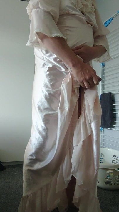 Double layer satin nightgowns