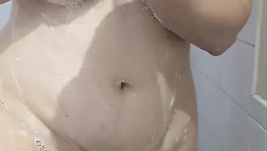 Orta yaşlı seksi kadın ateşli ıslak ve jussy duş