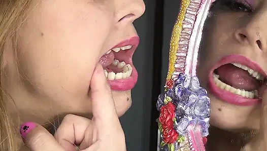 Ich Spiele Mit Meiner Uvula, Zunge Und Meinem Mund Vor Einem Spiegel