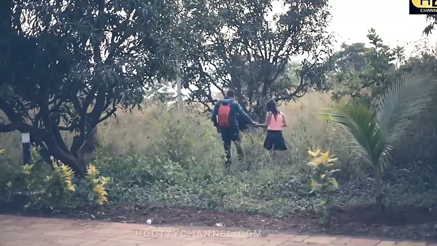 Jangal Me Mangal – Couple Has Romantic Outdoor Sex