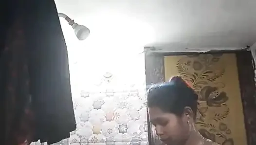Mandi sambil bugil di rumah