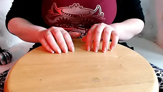 Çivi çakan asmr